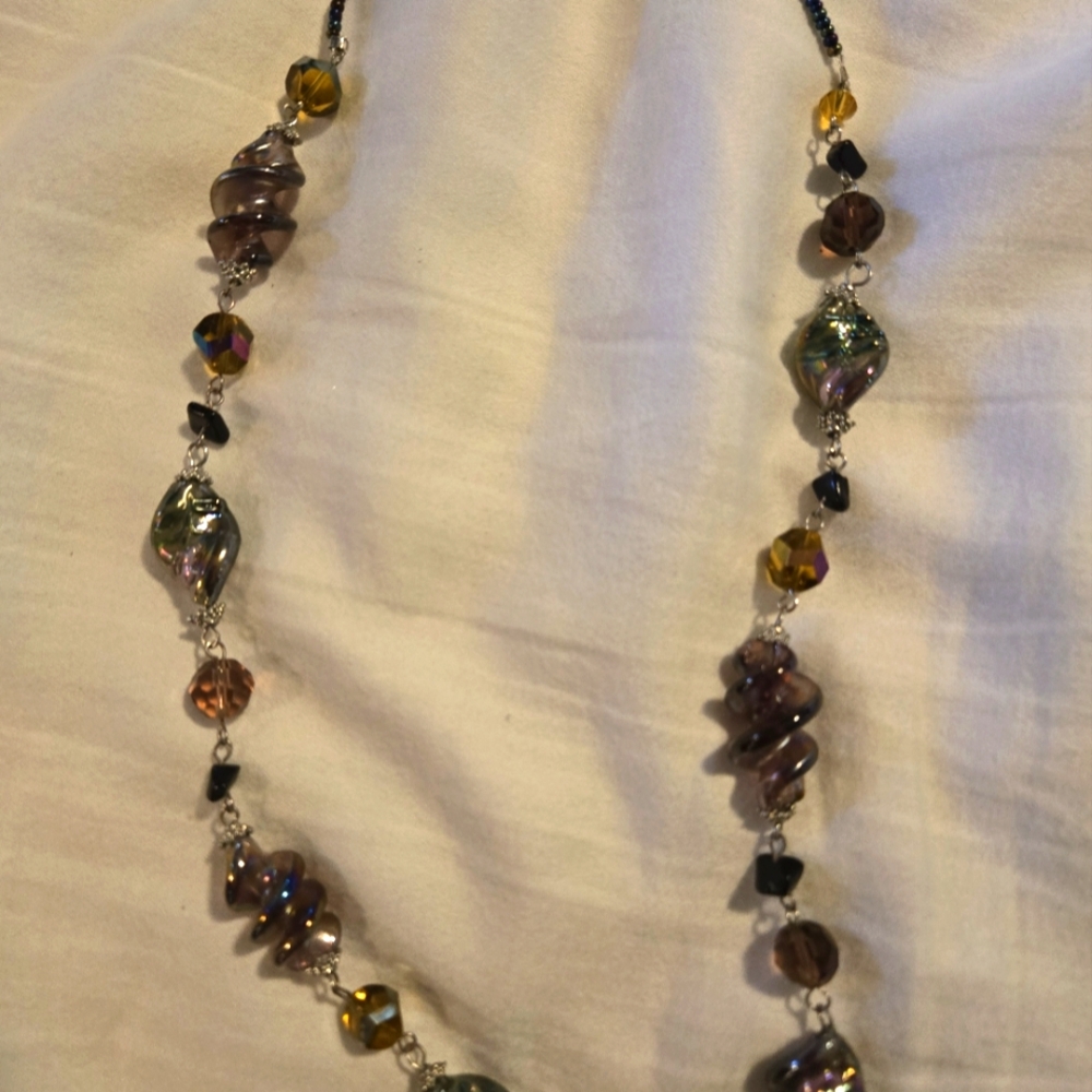 Elegant BLACK AND BROWN GLASS Beaded Necklace